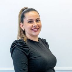 Muna Yasin