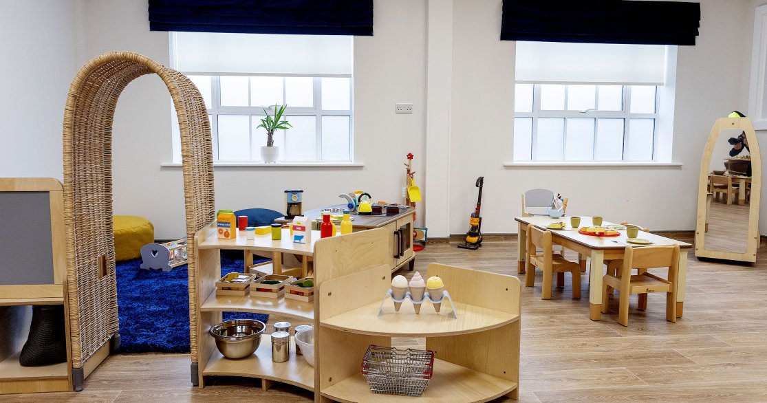 Busy Bees at West End gallery photo