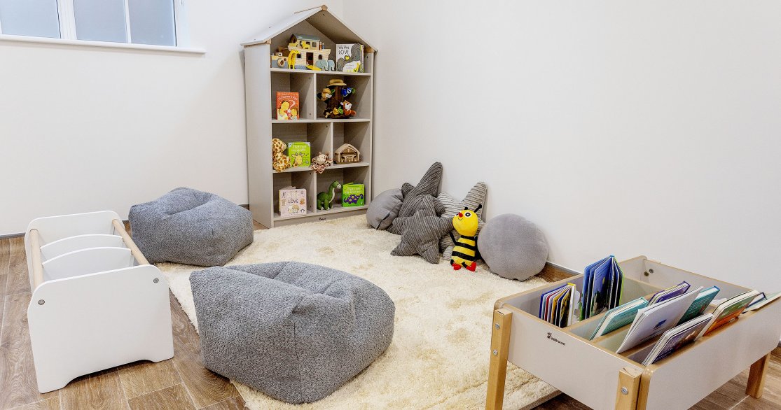 Busy Bees at West End gallery photo