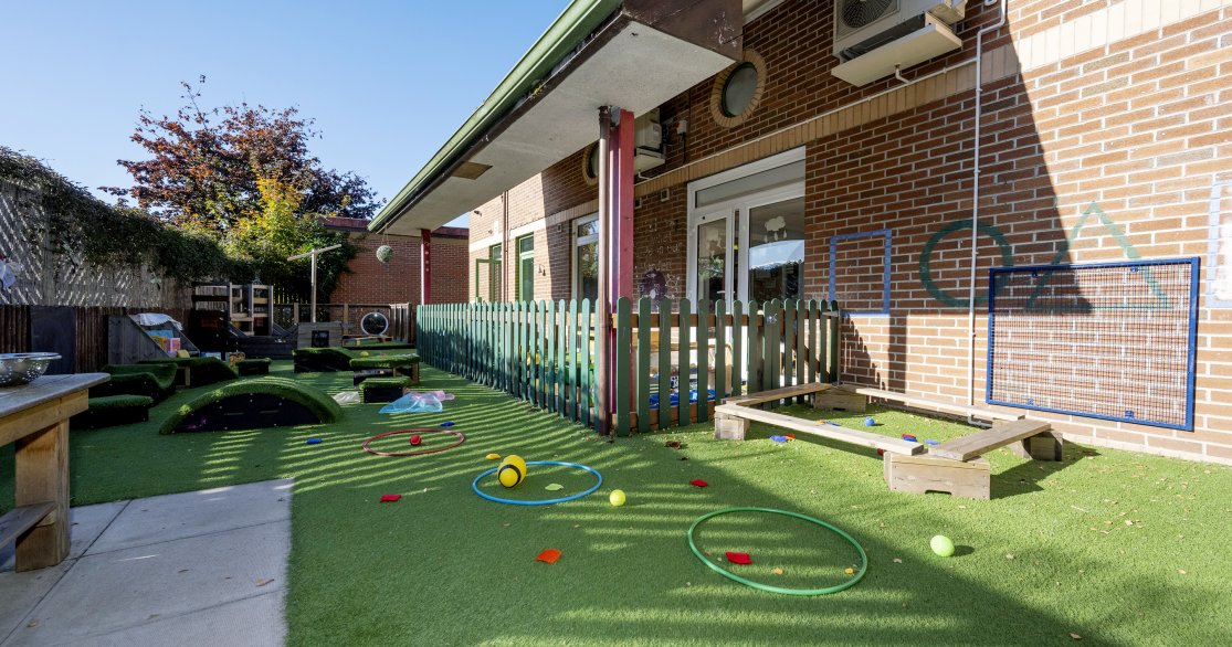 Busy Bees at Derby Oakwood Bishops Dive