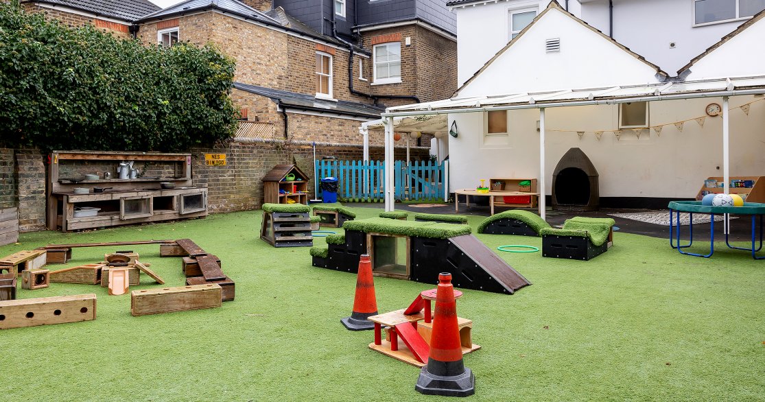 Busy Bees at Teddington gallery photo